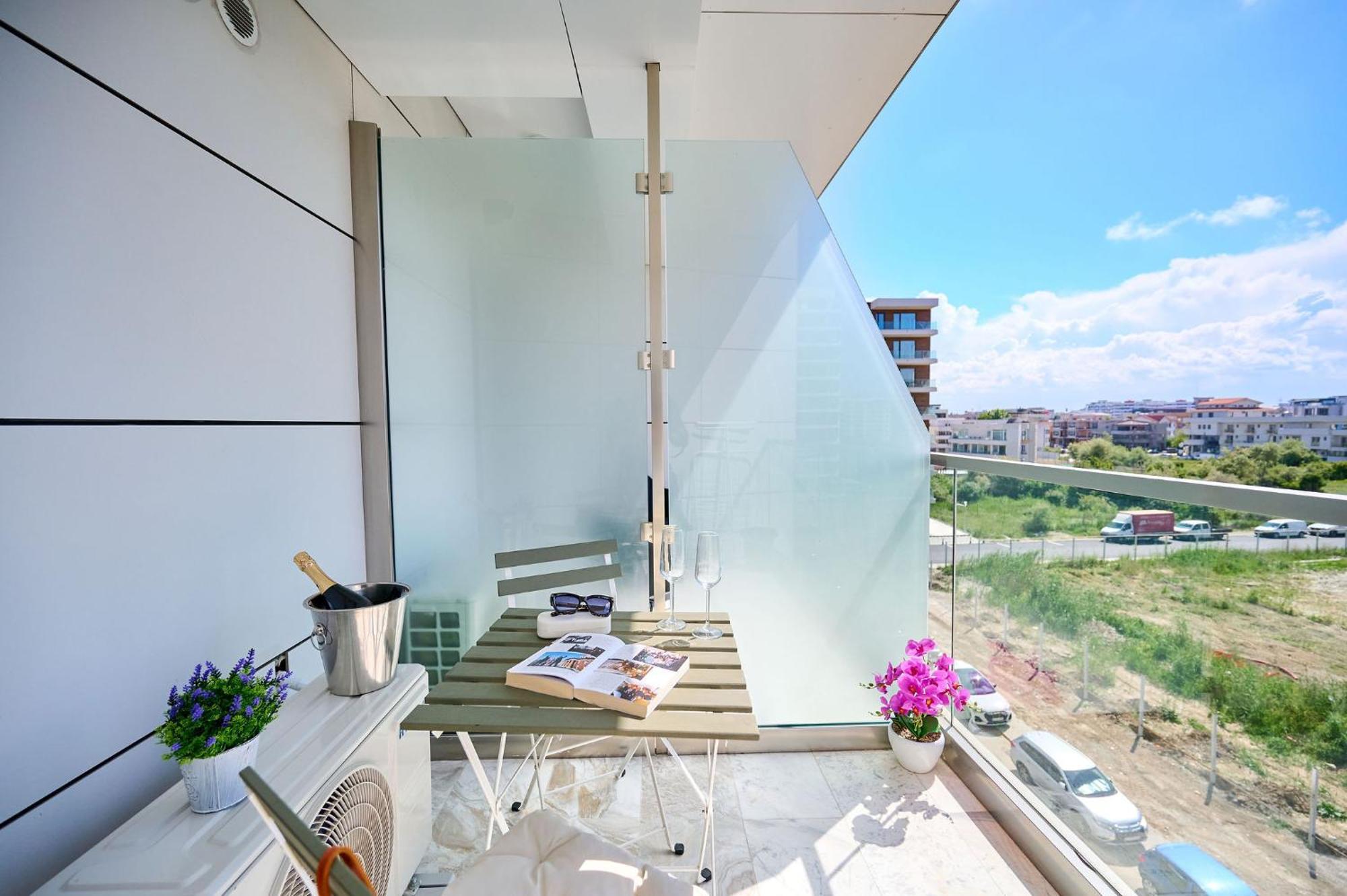 Soleil Anne Studio In Infinity Beach Resort - Parking Mamaia Buitenkant foto